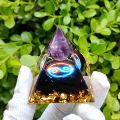 Eastern Mystiques Crystal Ball Pyramid5.6Centimeter Crystal Crushed Stone Epoxy Resin Home Handmade Ornament1