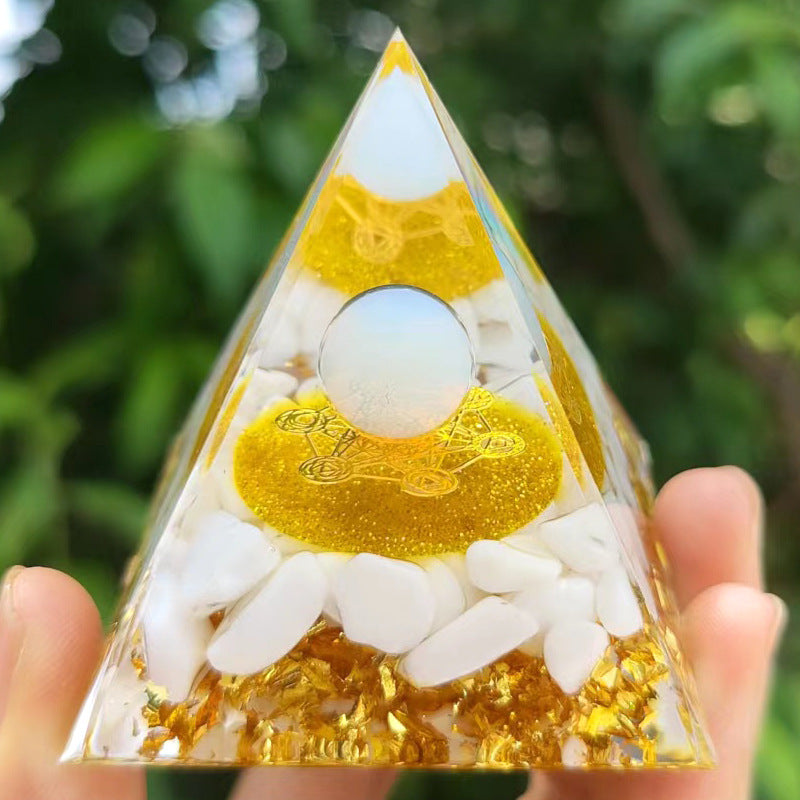Eastern Mystiques Crystal Ball Pyramid5.6Centimeter Crystal Crushed Stone Epoxy Resin Home Handmade Ornament1