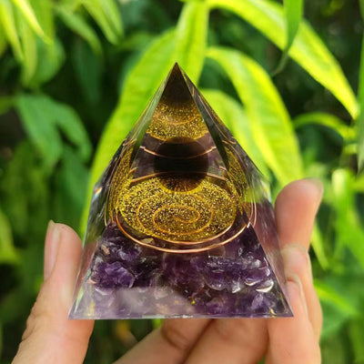 Eastern Mystiques Crystal Ball Pyramid5.6Centimeter Crystal Crushed Stone Epoxy Resin Home Handmade Ornament1