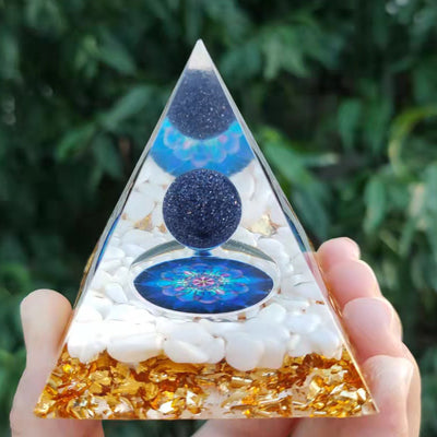Eastern Mystiques Crystal Ball Pyramid5.6Centimeter Crystal Crushed Stone Epoxy Resin Home Handmade Ornament1