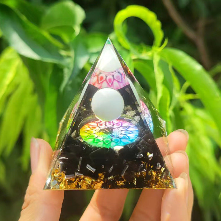 Eastern Mystiques Crystal Ball Pyramid5.6Centimeter Crystal Crushed Stone Epoxy Resin Home Handmade Ornament1
