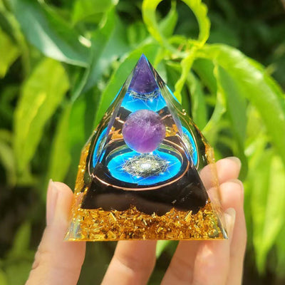 Eastern Mystiques Crystal Ball Pyramid5.6Centimeter Crystal Crushed Stone Epoxy Resin Home Handmade Ornament1