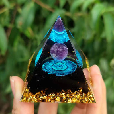 Eastern Mystiques Crystal Ball Pyramid5.6Centimeter Crystal Crushed Stone Epoxy Resin Home Handmade Ornament1