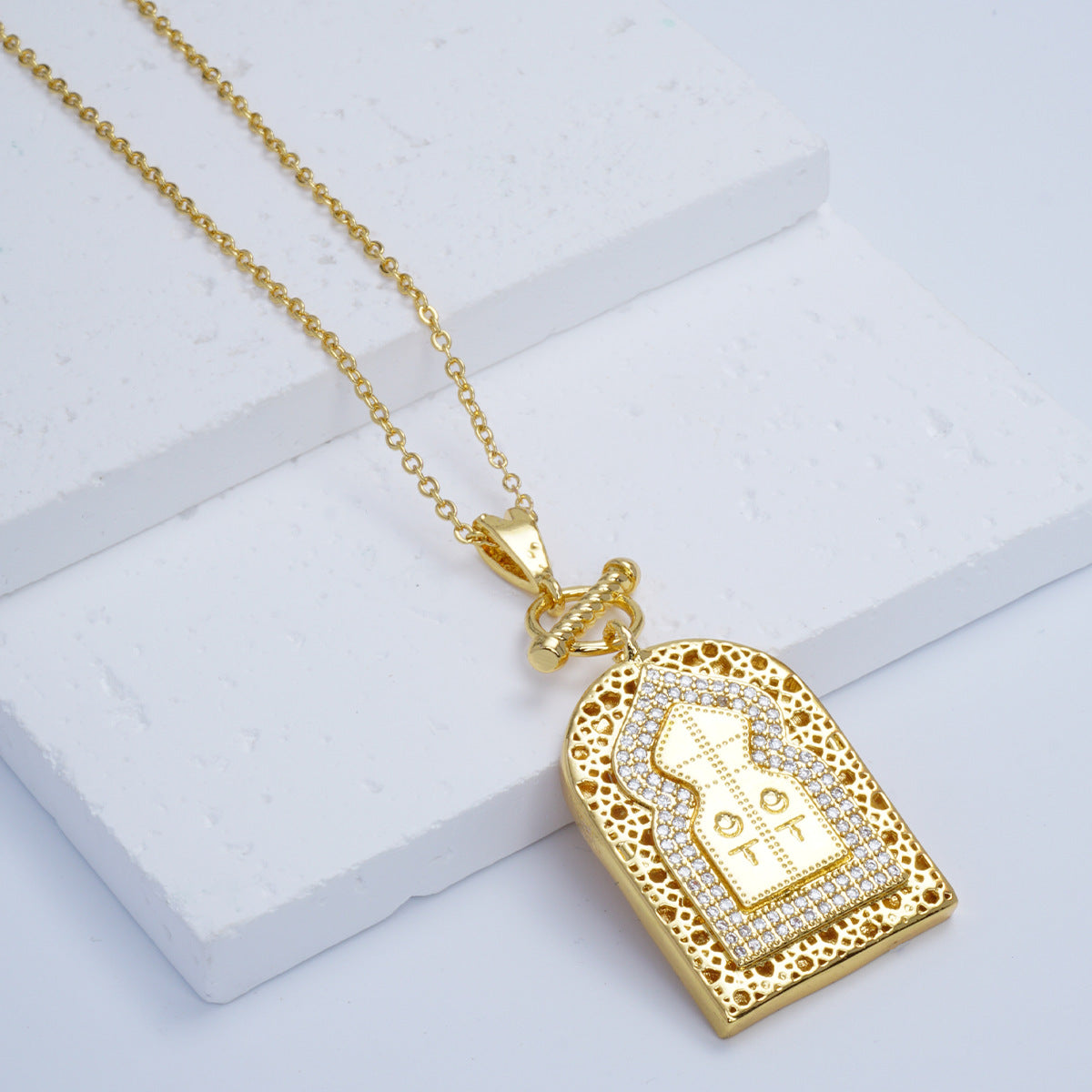 Eastern Mystiques European and American Religious Virgin Mary Copper Inlaid Zircon Necklace for Women Trendy Real Gold Plated Crystal Pendant Jewelry