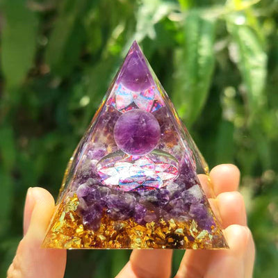 Eastern Mystiques Crystal Ball Pyramid5.6Centimeter Crystal Crushed Stone Epoxy Resin Home Handmade Ornament1