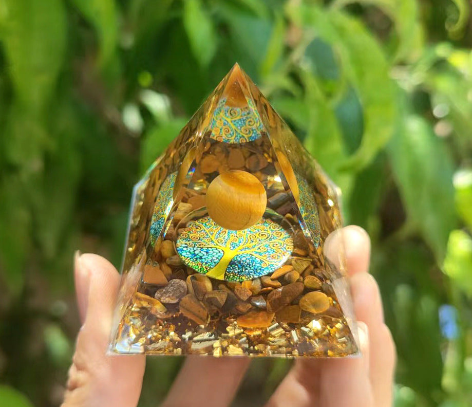 Eastern Mystiques Crystal Ball Pyramid5.6Centimeter Crystal Crushed Stone Epoxy Resin Home Handmade Ornament1