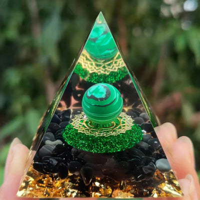Eastern Mystiques Crystal Ball Pyramid5.6Centimeter Crystal Crushed Stone Epoxy Resin Home Handmade Ornament1