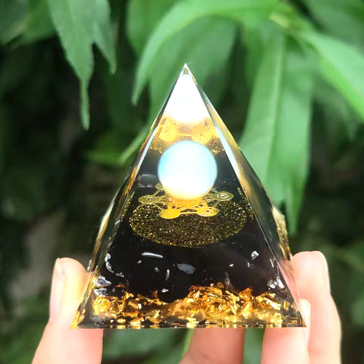 Eastern Mystiques Crystal Ball Pyramid5.6Centimeter Crystal Crushed Stone Epoxy Resin Home Handmade Ornament1
