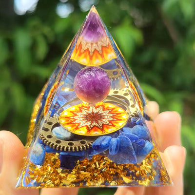 Eastern Mystiques Crystal Ball Pyramid5.6Centimeter Crystal Crushed Stone Epoxy Resin Home Handmade Ornament1