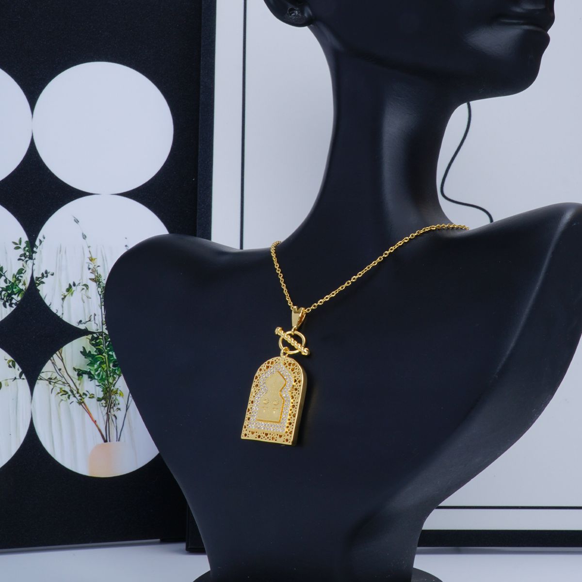 Eastern Mystiques European and American Religious Virgin Mary Copper Inlaid Zircon Necklace for Women Trendy Real Gold Plated Crystal Pendant Jewelry