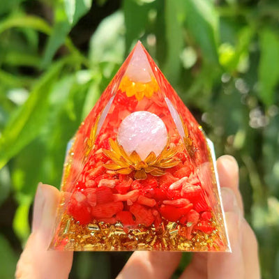 Eastern Mystiques Crystal Ball Pyramid5.6Centimeter Crystal Crushed Stone Epoxy Resin Home Handmade Ornament1