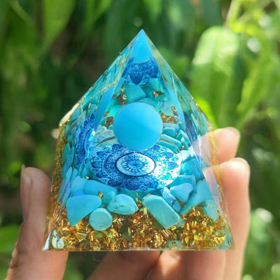 Eastern Mystiques Crystal Ball Pyramid5.6Centimeter Crystal Crushed Stone Epoxy Resin Home Handmade Ornament1